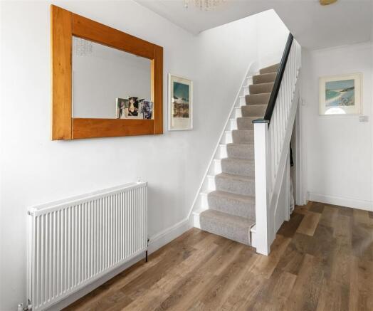 Fairfield Drive, Dorking, RH4 photo 4