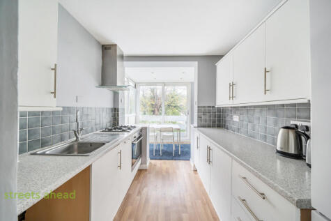 The Pines, Purley, CR8