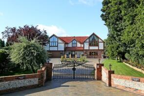 Pebble Bridge Manor, Pedlars Lane, Royston SG8 9PX