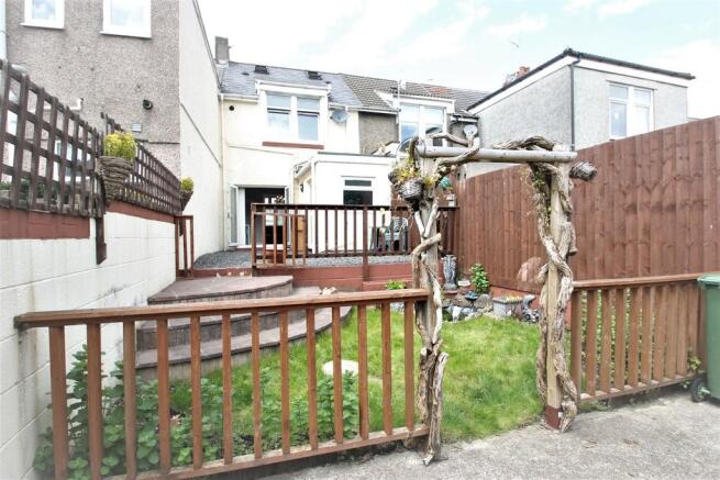 Rear Gdn looking ...