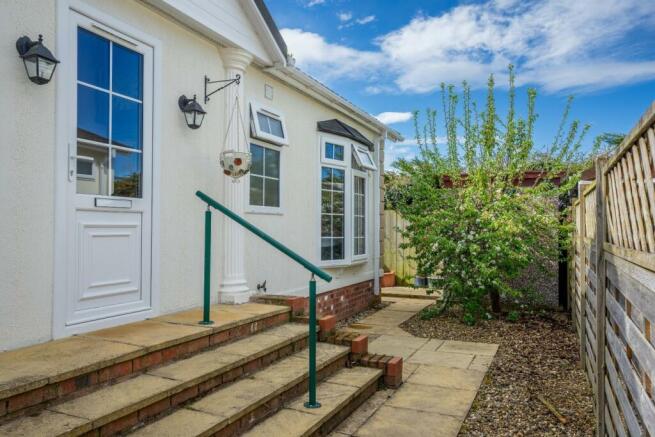 2 bed Park Home for sale Image 4