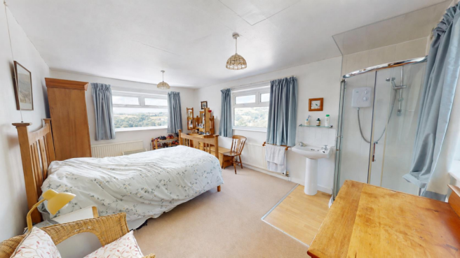 4 bed Semi-Detached for sale Image 10