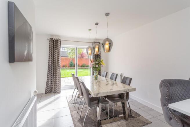 4 bed Detached for sale Image 4