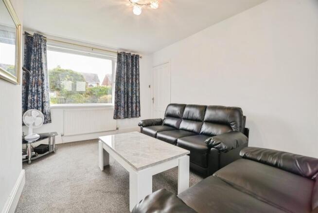 3 bed Semi-Detached for sale Image 11