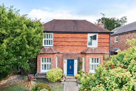 High Street, Dormansland, Lingfield, RH7 6PU