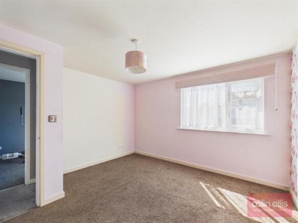 3 bed Semi-Detached Bungalow for sale Image 10