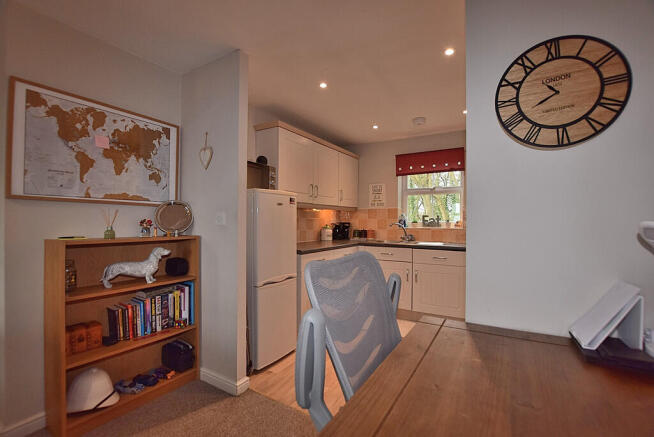 2 bed Apartment for sale Image 8