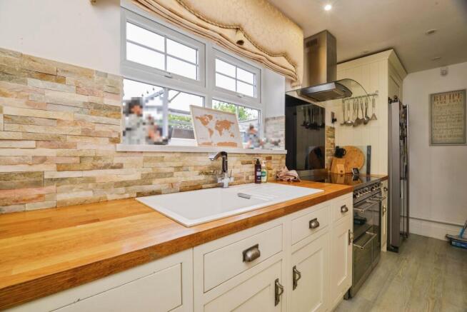 2 bed Semi-Detached for sale Image 4