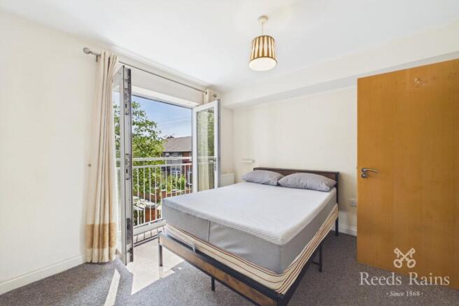2 bed Apartment to rent Image 5