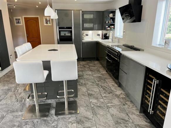 Breakfast Kitchen Aspect 2