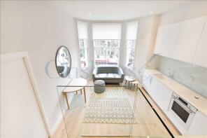 Flat 11, 136, Earl's Court Road, London W8 6QL