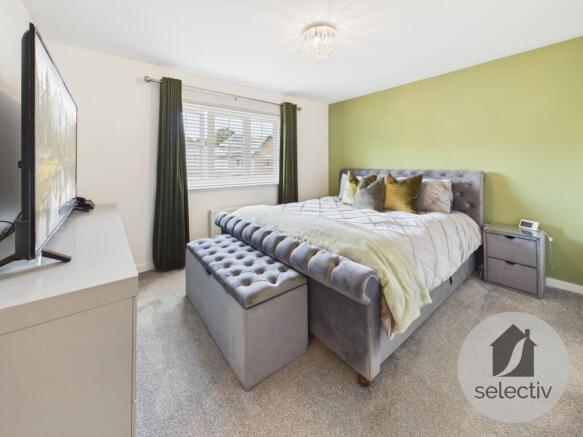 5 bed Detached for sale Image 12