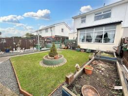 33, Moorlands, Blackhill DH8 0LQ