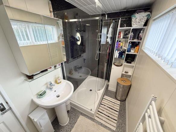 Family shower room