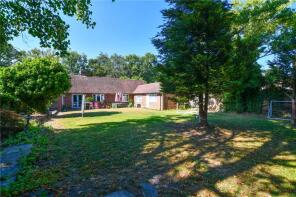Leandros Cottage, Nine Mile Ride, Wokingham RG40 3DY