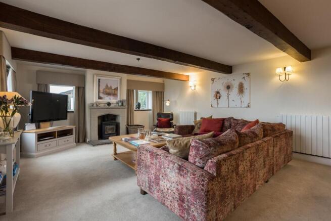 5 bed House for sale Image 9