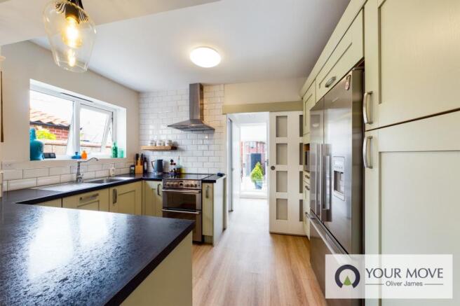 Kitchen / Dining Roo