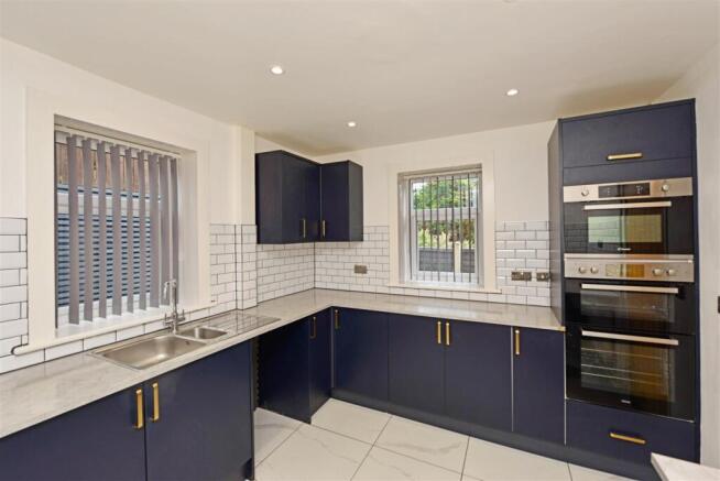 Fitted Breakfast Kitchen: