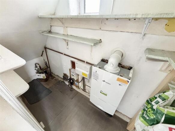 3 bed Semi-Detached for sale Image 4