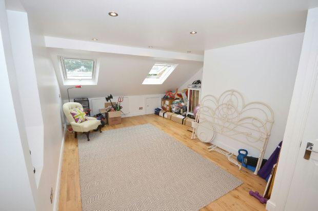 Master Bedroom-2nd v