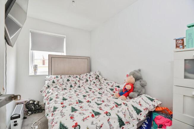 4 bed Semi-Detached for sale Image 12