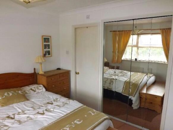 Bedroom 1 Pic 2