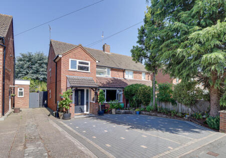 Elm Avenue, Caddington, LU1