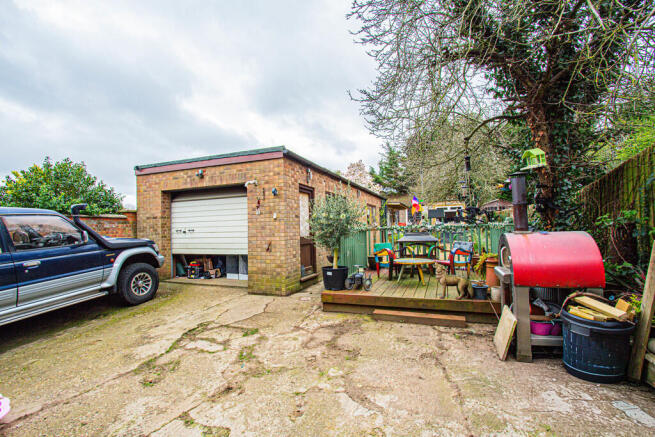 Tandem Garage wit...