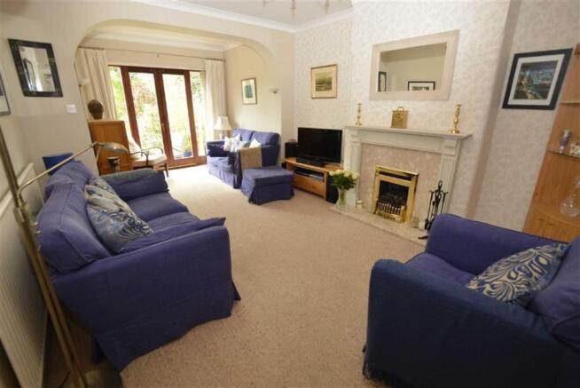 EXTENDED LOUNGE