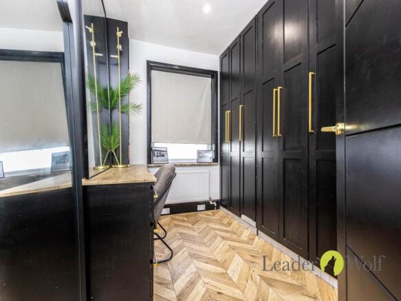 Bedroom 4/ dressing