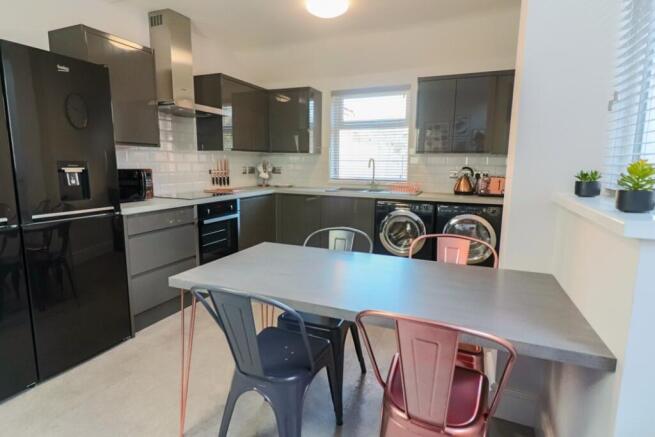 1 bed House Share to rent Image 6