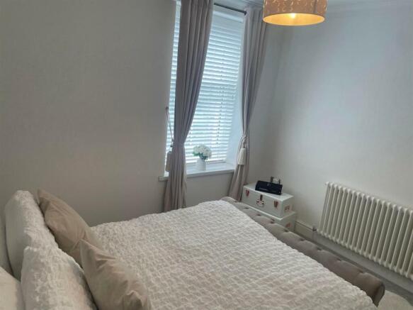 BEDROOM 3 (REAR)