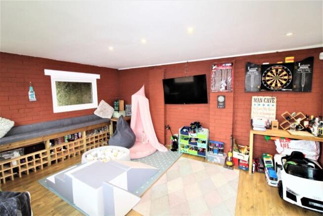 Outbuilding / Former Garage