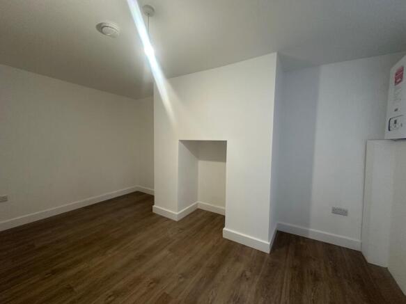 2 bed Flat to rent Image 6