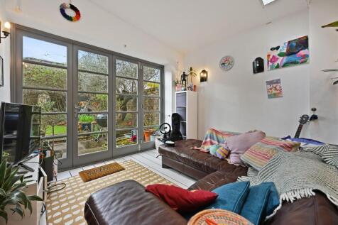 Berrymead Gardens, Acton