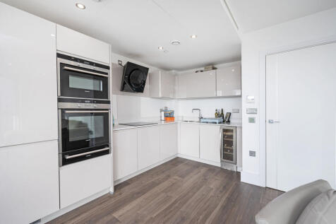 Alie Street, Aldgate, London, E1