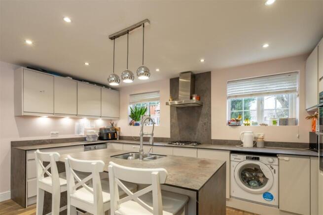 Kitchen Island.jpg