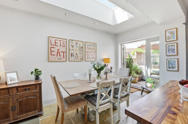 4 bed Terraced for sale Image 8
