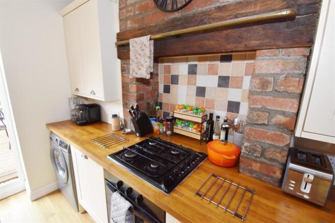 Kitchen cooker.jpg