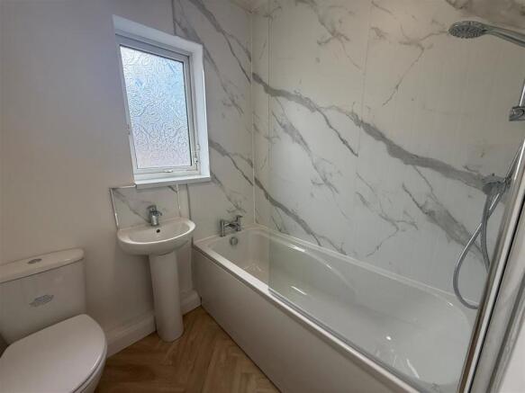 3 bed Terraced to rent Image 5