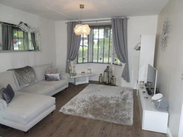 3 bed Semi-Detached to rent Image 6