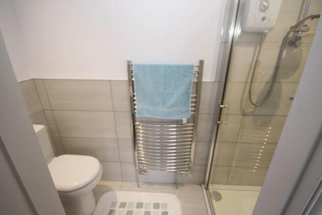 Ensuite to Bedroom 1
