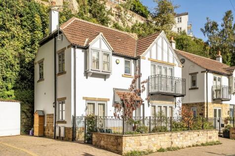 Waterside, Knaresborough, HG5