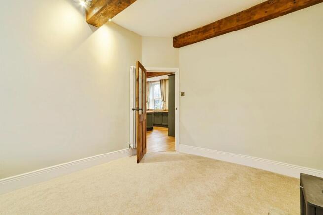 4 bed Semi-Detached for sale Image 6