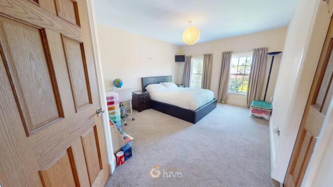 6 bed Detached for sale Image 12
