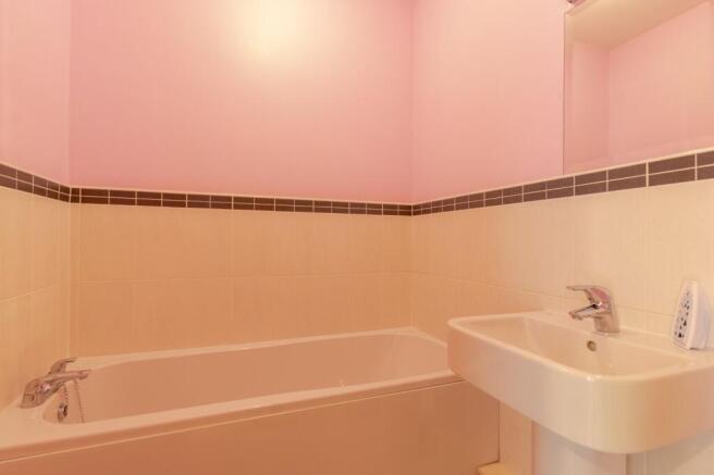 2 bed Flat for sale Image 10