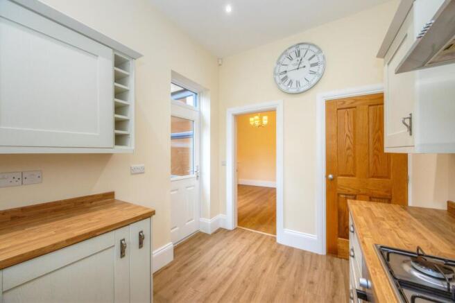 3 bed Terraced to rent Image 7
