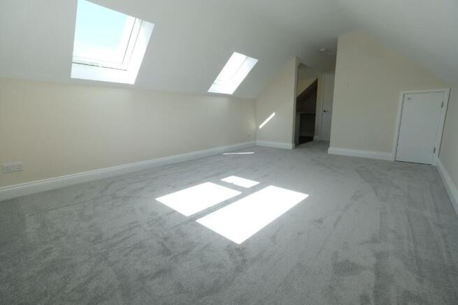 SITTING/DINING ROOM