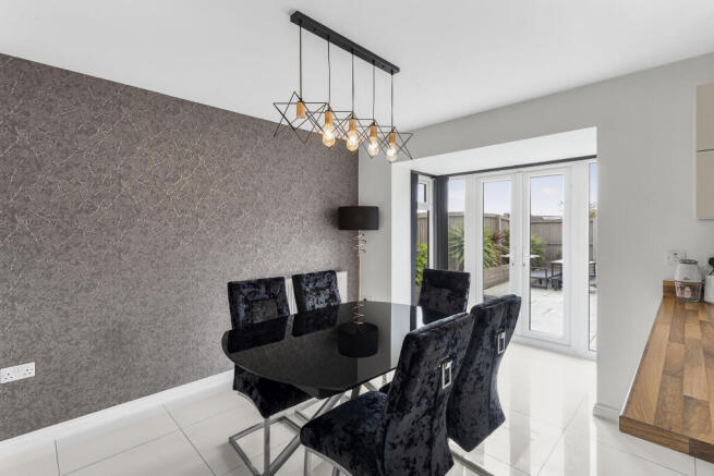 4 bed Detached for sale Image 4