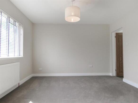 Bedroom 1.JPG